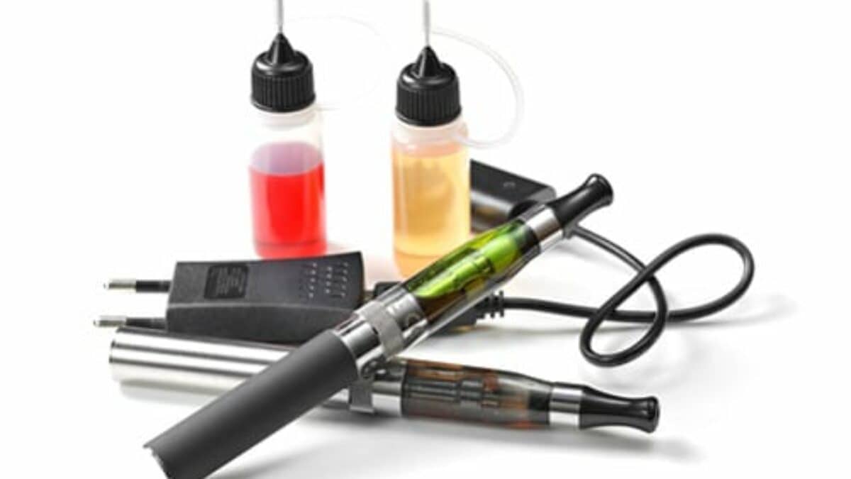 E-cigarettes Surpass Tobacco Cigarettes Among US Teens | RT