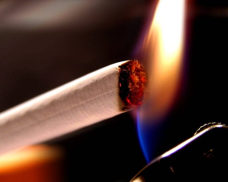 vape looks like cigarette Electronic cigarette