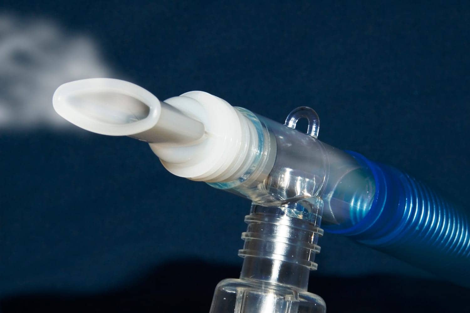 Photo: Respiratory Therapy Aérosol de sels : un traitement réduit la sensibilité à la toux