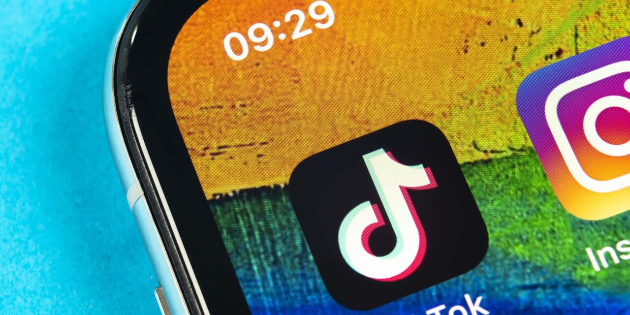 Screen Time Linked to Sleep Disruptions, Depression in Teens