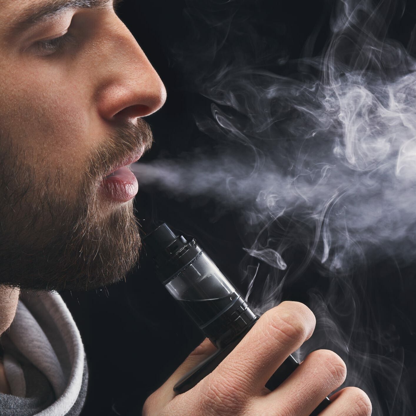 e cigarettes and asthma E-Cigarette Use Linked to Earlier Asthma Onset in Adults