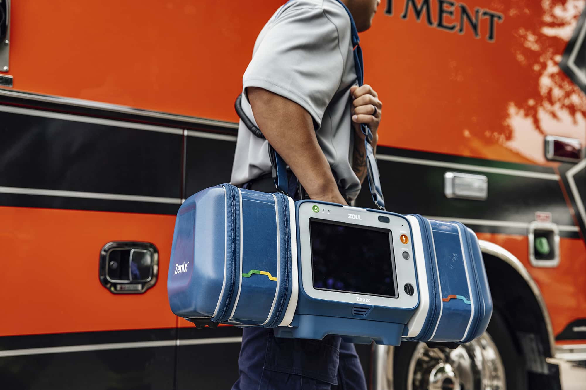 DEFIBRILLATOR__Zoll-