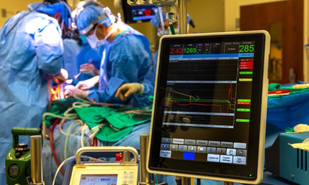 Total Artificial Lung System Keeps Double-Lung Transplant Patient Alive for 48 Hours